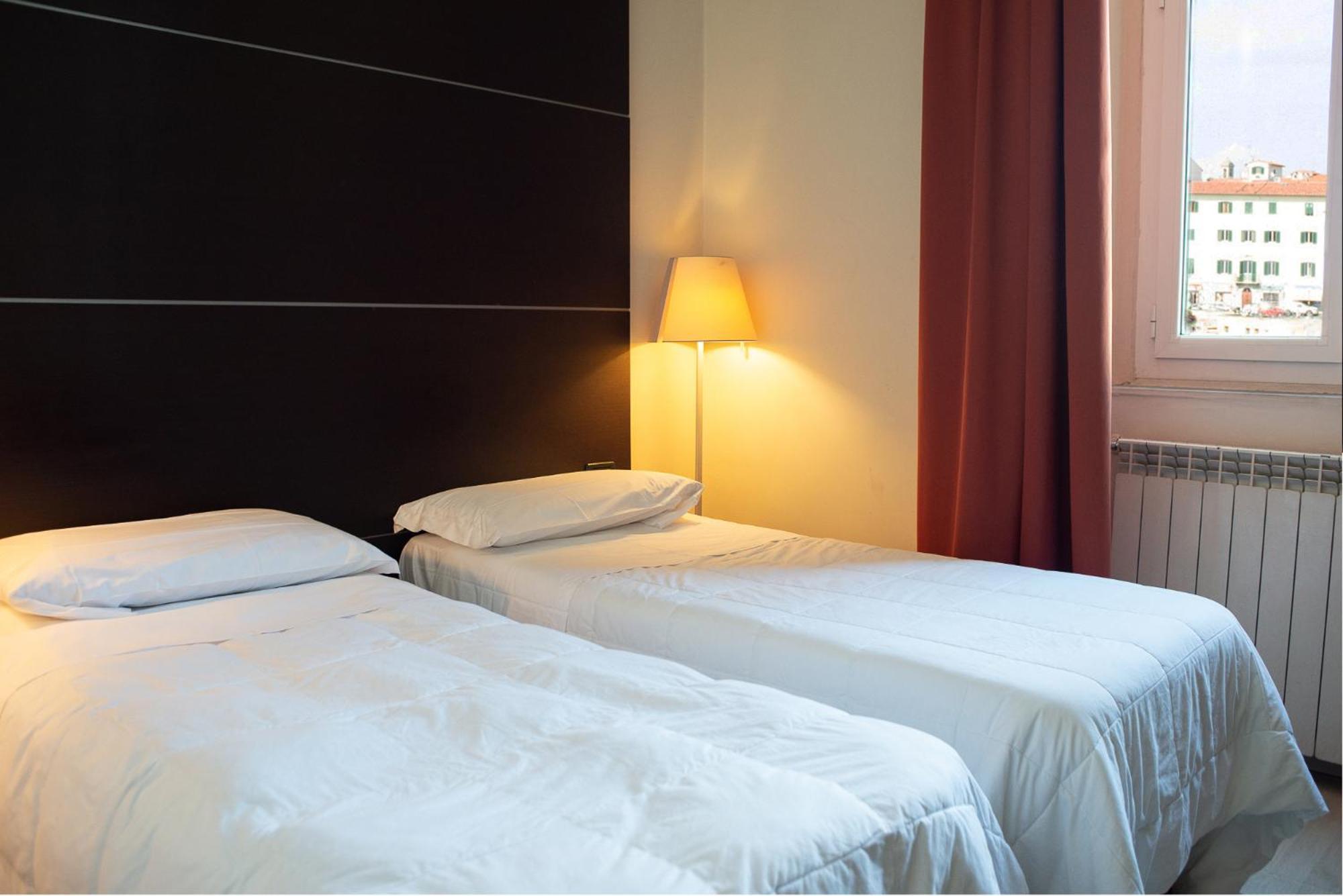 Hotel Ariston リヴォルノ エクステリア 写真
